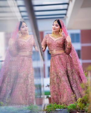 Parsa Evana Instagram - A bride is a symbol of hope and happiness ✨
Makeover - @siera.salon 
Outfit- @anzara.official 

Thank you Ahmed Momo apu for the beautiful makeover ❤️