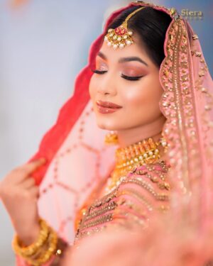 Parsa Evana Instagram - A bride is a symbol of hope and happiness ✨
Makeover - @siera.salon 
Outfit- @anzara.official 

Thank you Ahmed Momo apu for the beautiful makeover ❤️