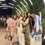 Parsa Evana Instagram - Whenever we get together it’s like we’ve never been apart.About last night with them 🤍