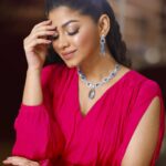 Parsa Evana Instagram - “This is your yearly reminder that fairies are real.” MUA- @zahidkhanbridalmakeover Jewelery- @javer.byarohye11