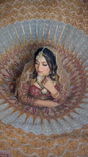 Parsa Evana Instagram - Let your soul shine like gold ✨ 
MUA- Divine Art by JS Authora