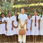 Patcharasri Benjamas Instagram - ศรีลังกา #สยามวงศ์1 🙏 น้อมส่งบุญตักบาตร ทำวัตรเช้าเย็น ถวายภัตตาหาร สืบสานพระพุทธศาสนาตลอด 7 วันที่ศรีลังกาแด่ทุกคนค่ะ