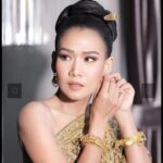 Patcharasri Benjamas Instagram - สุขสันต์วันสงกรานต์ แต่งชุดไทยแบบไม่มีวันลืม แต่งหน้าจึ้งๆ @nongchat ❤️