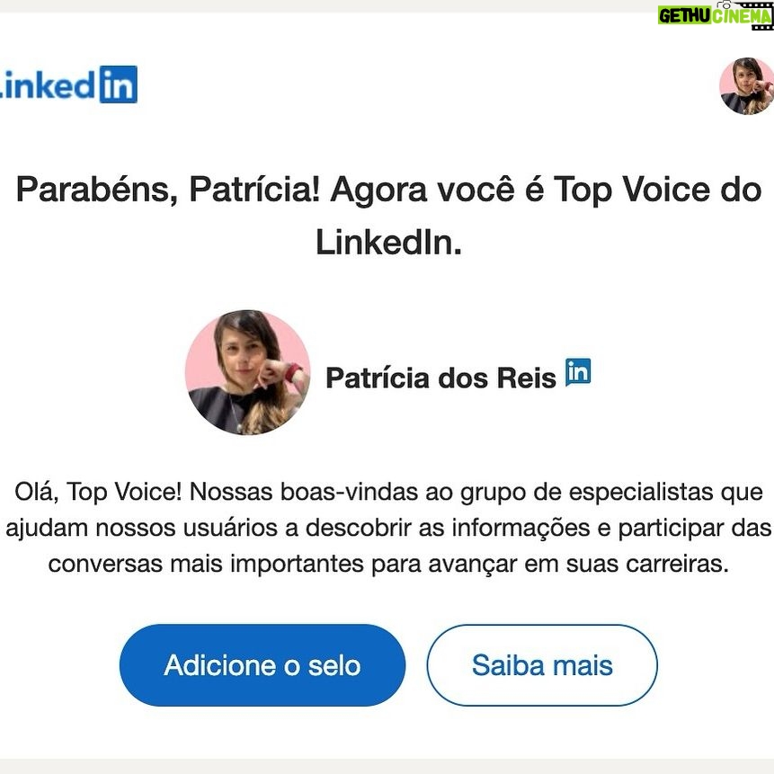 Patrícia dos Reis Instagram - Há quase dois anos eu me aventurei (sim, é sempre uma aventura uma rede social nova 😂) a criar conteúdo pro Linkedin pois eu queria muito mostrar uma Patrícia diferente da que vocês tão acostumados aqui. Eu queria contar mais sobre bastidores e sobre o dia a dia do meu processo de criação nesses mais de 13 anos trabalhando com isso e também por que eu desejava hablar mais sobre o mercado de influência e sentia que não tinha abertura em redes que eu habitava até em então. Foi super um trabalho de forminguinha postando aos poucos e hoje quase 2 anos depois de muito texto legal e uma newsletter com mais de 1500 assinantes o reconhecimento veio 🥹🥹 EU SOU TOP VOICE LINKEDIN 🙌 Ou seja, o Linkedin acha TOP e relevante os conteúdos que eu crio lá!! Se você ainda não me segue, tá perdendo hahaha