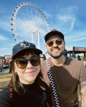 Patrícia dos Reis Instagram - Hoje é aniversário do cara mais legal do mundo vulgo moreno @uptothales 🎂🎈🎉 

Parabéns amor! Que seja um novo ciclo repleto de coisas boas pois você é um cara f*da e merece tudo de melhor sempre!!! 🥰😍

Obrigada por compartilhar sua vida comigo, te amo ❤️