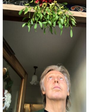 Paul McCartney Instagram - Have a really wonderful Christmastime - Paul 😘

#ChristmasDay #MerryChristmas