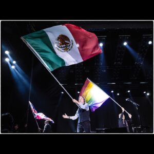 Paul McCartney Instagram - Los Mexicanos son los mejores!
What a night! 🇲🇽#PaulMcCartneyGotBack