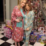 Paula Abdul Instagram – It’s a PJ party at @kathyhilton’s 🧸💤 

Shoutout to all the amazing brands that were a part of this evening 💕
Pajamas by @printfresh & slippers by @minnetonka
@thesiskiss @voluspa @lovesnapbracelets @baublebar @magicmind @lemieux @delola @thecaviarco @jacksonmorgancream @locksandmane