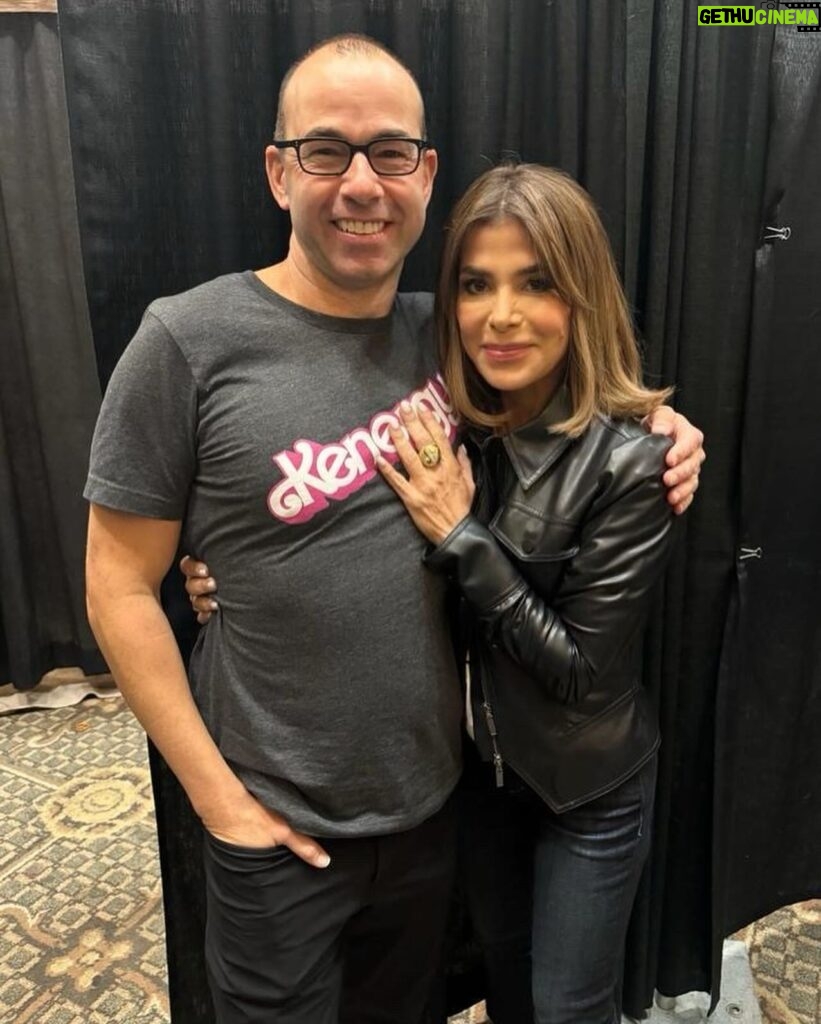 Paula Abdul Instagram - The best part of @ricomicconofficial was getting to meet so many of you!💋 I’m still thinking about the “All I care about is Paula Abdul…and maybe like 3 people and pizza” shirt 😂 AND I can’t believe I got to meet one of the original illustrators of SKAT KAT! A surreal moment!!