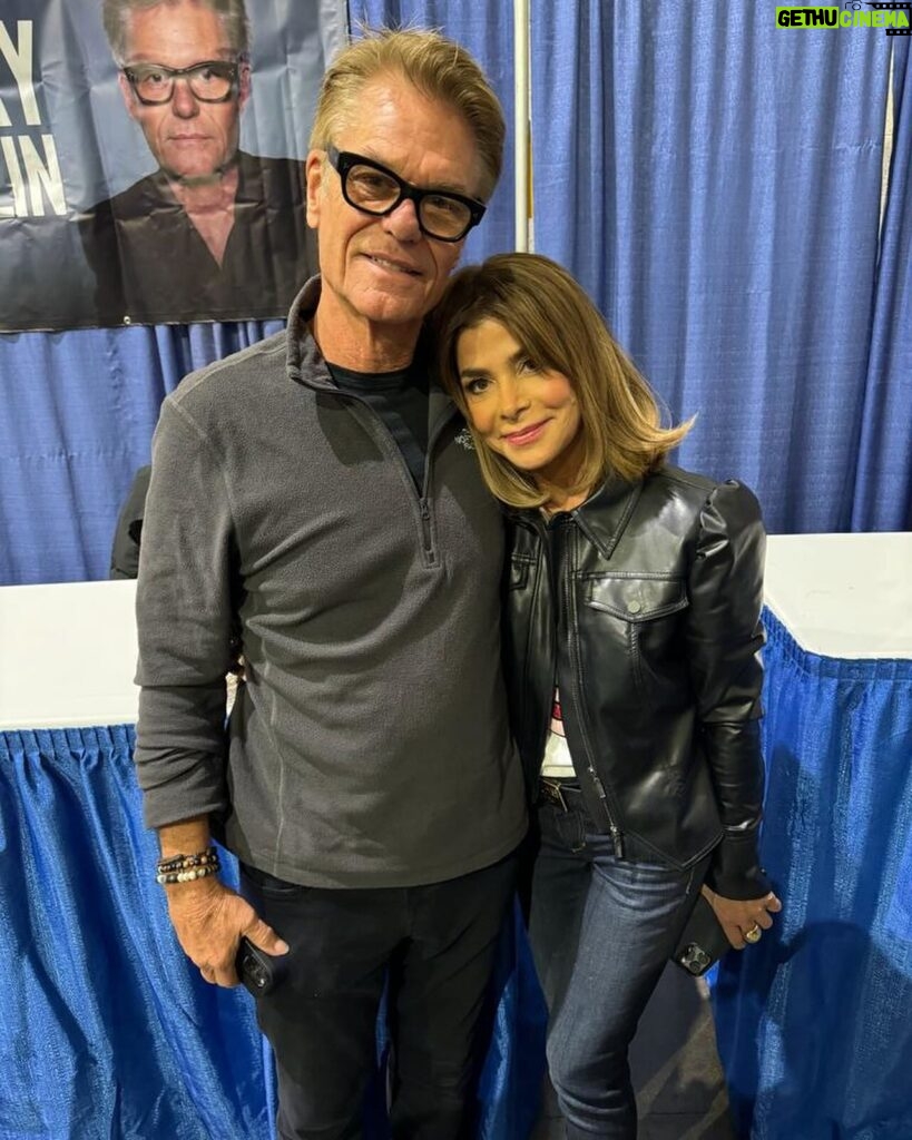 Paula Abdul Instagram - The best part of @ricomicconofficial was getting to meet so many of you!💋 I’m still thinking about the “All I care about is Paula Abdul…and maybe like 3 people and pizza” shirt 😂 AND I can’t believe I got to meet one of the original illustrators of SKAT KAT! A surreal moment!!