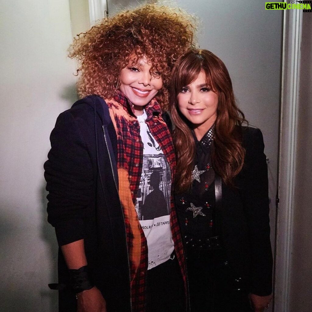 Paula Abdul Instagram - It’s #WomensHistoryMonth, and boy do this wonderful woman and I have history! Forever inspired by you and your many talents @janetjackson, and I cherish the history we’ve shared together that’s filled with so many wonderful memories. 🥰 Celebrate the powerful ladies in your life this month and always!!! 👯‍♀️💕 XoP #WHM