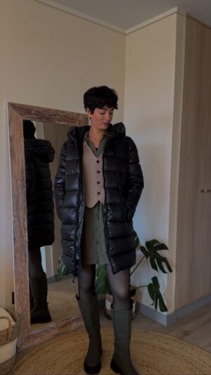 Paula Bolatti Instagram - #PauliiLooks para un día lluvioso ☔️ Con este clima me siento en la obligación de pasarles el dato de mis botas impermeables @espaciopoly 👢 y mi campera lo más calentita del mundo @zeebra.chile 🧥