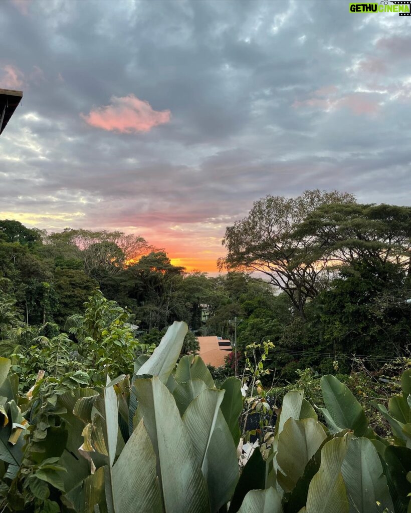 Paula Bolatti Instagram - ✈️Conoce el pacífico ecuatoriano con @copaairlines a través del Hub de las Américas en Panamá con 3 vuelos semanales para llegar a Manta la capital atunera del mundo. Increíbles playas y actividades deportivas te esperan ingresando a Copa.com Organiza desde ya tus próximas vacaciones! 🤩 . #PauliiViajes #Copa #CopaTravelers #DestinoCopa #Copa2Manta