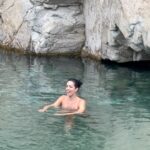 Paula Bolatti Instagram - Agradezco profundamente su apoyo en el éxito de mi Reel. El Poder del Agua Fría significa mucho para mi; es una herramienta poderosa de meditación y autoconocimiento. Es un camino que elijo como estilo de vida por todo lo que me aporta y que va más allá de un bienestar físico porque es una terapia. Amo lo que hago y amo que se comparta, porque puede ser una terapia beneficiosa para otros. Amada agüita fría de Chile, medicina para todos 🩵🇨🇱