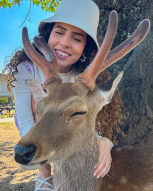 Paula Stephânia Instagram - 🇯🇵Já tem quase 1 mês que estamos no Japão e  me sinto tão conectada com esse lugar! Tento tanto pra contar pra vcs! 
Mas tô aproveitando tanto que sobra pouco tempo pra postar. Assim que voltar se preparem pra uma chuva de conteúdos sobre um dos lugares mais legais do mundo!!! 

 Enquanto isso, olha só por onde temos andado:

📍1 e 2- Fushimi Inari Taisha-Kyoto
📍3 e 4- Nara Park
📍5- Floresta de bambu Arashiyama -Kyoto 
📍6- Estação Arashiyama - Kyoto
📍7- Rio Kamo Kyoto
📍8- Matcha chá