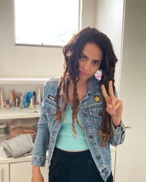Paula Stephânia Instagram - JUNHO 🌻
1- transformei uma boneca de 3 reais na nova ariel
2- voltando da minha viagem dos sonhos
3- sai do Japão mas o Japão não saiu de mim
4- Nicolas se revelando como desenhista 
5- loucona sem dormir antes do meu corpo acostumar de novo com o fuso 
6- Conhecendo a capital
7- desenhando minha nova Kokeshi 
8- Ravi vem aí! Meu primeiro sobrinho! 
9- Festa da Ayla
10- abuelita mas linda del mundo!