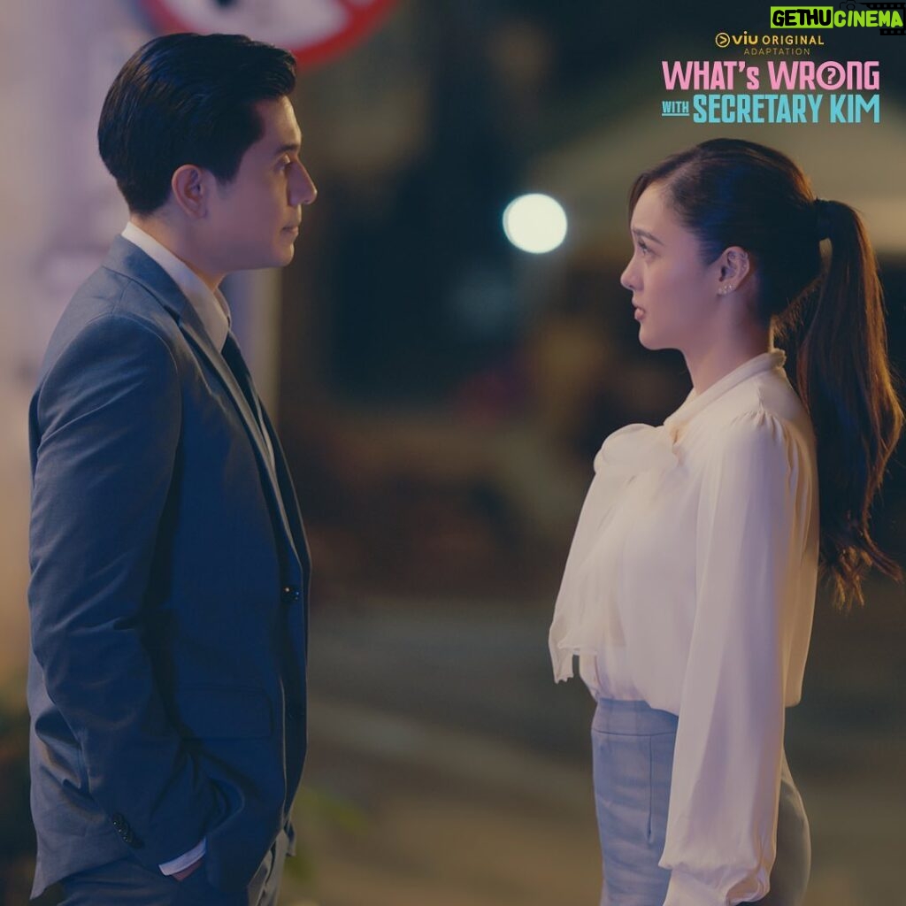 Paulo Avelino Instagram - We know you can’t get enough of the #WWWSKPasilip so we are sharing these still cuts from the #ViuOriginalAdaptation #WhatsWrongWithSecretaryKimPH. Starring #KimChiu and #PauloAvelino, streaming this March exclusively on Viu! #WWWSKPH #KimPau #KimPauOnViu #ABSCBNStudiosxViuxDreamscape