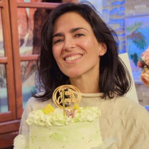 Paz Bascuñan Instagram - Gracias  por todo el cariño, los abrazos, el cuidado, la ternura y el amor. 
Fue un cumpleaños inolvidable. 
Punta Arenas una ciudad preciosa, un público maravilloso, mi hija adorada acompañándome, amigas dulces  y generosas, un equipo entrañable. Soy muy afortunada . Gracias siempre @bayoproducciones @dani_serramaggi @tamaraacostazambra @loretoaravena @jennycavallooficial @sos.mamis @alexismo @putanicoweon