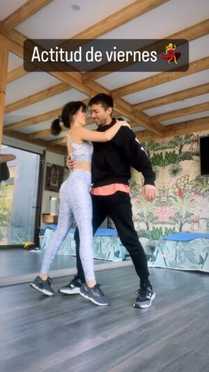 Paz Bascuñan Instagram - Los viernes SIEMPRE, como sea, hay que bailar! Y con @franciscochavez1 lo sabemos ! 💃❤️💃❤️💃🔥 Buendía para tod@s!