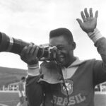 Pelé Instagram - Como o Rei gostava de dizer: - “Continuem sorrindo!” . As the King liked to say: - “Keep smiling!”