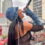 Pepita Instagram – Que energia, São Paulo! ❤️‍🔥 Cantar pra vocês hoje no #BlocoDaLexa foi incrível, sentir toda a energia de vocês me faz muito feliz. Obrigada pelo convite, @lexa, foi um prazer fazer parte desse momento de celebração!