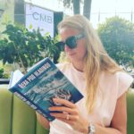 Petra Kvitová Instagram - Moc gratuluji panu Kolarovi k vydani uplne prvniho romanu! A dekuji za ni 😊 jsem zvedava kam me tento pribeh zavede!