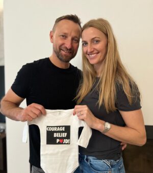 Petra Kvitová Instagram - On the first day of 2024 I wanted to wish you a happy new year and share the exciting news that Jiri and I will be welcoming a baby into our family this summer! 👼

Přejeme Vám vše nejlepší do nového roku a zároveň se s Vámi chceme podělit o skvělou novinku :) V létě očekaváme miminko 🤰