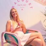 Petra Kvitová Instagram - Celebrating @haagendazsczech with the new French macaron ice cream at their amazing Racquet House party 🎉 Chocolate Ganache or Strawberry Raspberry? Swipe to see which one is my fave #Partner #SummerOfAmour #HaagenDazs #HaagenDazsMoment #DokonaláZmrzlina #DontHoldBack