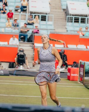 Petra Kvitová Instagram - A hard day’s work with my 42nd final as a reward. Feeling tired but proud of myself… and back for the big one tomorrow 💚

@bett1open