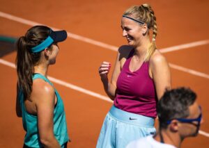 Petra Kvitová Instagram - There are many reasons to smile in Paris 🇫🇷😃

@rolandgarros