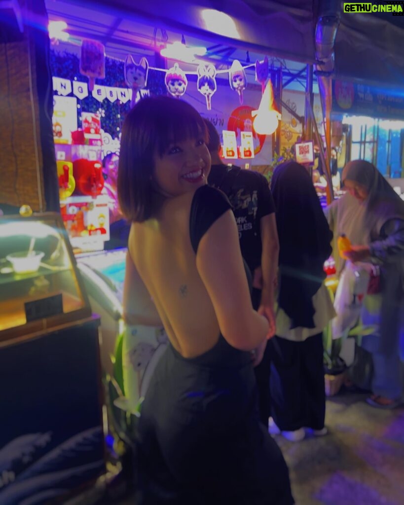 Peyton Elizabeth Lee Instagram - When in Bangkok…
