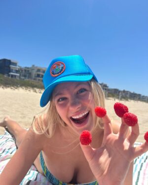 Peyton Elizabeth Lee Instagram - Passed go, collected $200