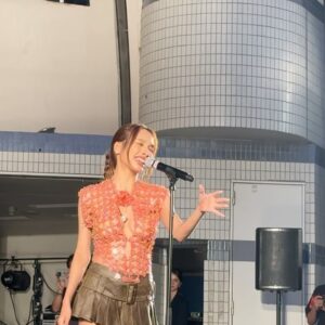 Pichsinee Veerasuthima Instagram - This is BOWKYLION タイ出身のシンガーソングライター ₊˚ ✦  1st time performing in Tokyo! 🇯🇵 อบอุ่นหัวใจและเปี่ยมไปด้วยพลังมากๆค่ะ ดีใจที่ได้เจอกับทุกคนนะคะ • 日本が大好きです! 🫶🏽✨🇹🇭 ** ปล. พูดไม่รู้เรื่องสักภาษาเลยค่ะ 😆🤣

My clothes was made from recycled waste. It’s Yakult’s Bottle cap! from Thai Designer @pipatchara @pipa_________ 🍑