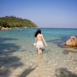Pichukkana Wongsarattanasin Instagram – 🥰🩵 เช้าๆ อากาศดี น้ำใสมากกก~ ตื่นมาเล่นน้ำตรงหาด หน้าที่พักได้เลย ☀️🌊🌴