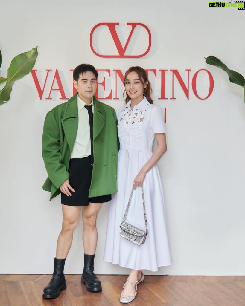 Pichukkana Wongsarattanasin Instagram - ☀️🥰 @maisonvalentino SS24 by @pppiccioli #VALENTINOGARAVANI #ValentinoLÉcole #ValentinoNarratives #VLogoMoonBag #ValentinoGaravaniAndPORTER