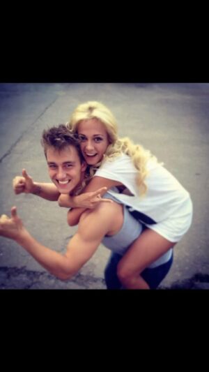 Polina Maksimova Instagram - Дорогой мой человек!… Сколько в тебе энергии, талантов и ума! Ты - бесконечный источник вдохновения! Тебе так много дано! Ты - творец! Ты - поэт! Ты - музыкант! Ты - режиссёр! Ты - артист! Ты - целая Вселенная! Ты сам - целый мир! с днём рождения, мой Дракон @mr.alexsparrow ! Я тебя очень люблю! И пусть твой #пожаридётпоплану ! ВСЕГДА!