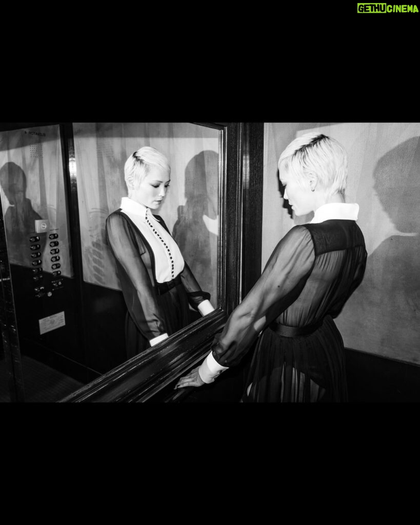 Pom Klementieff Instagram - Took my evil twin to the Golden Globes @narsissist #narscosmetics 🖤