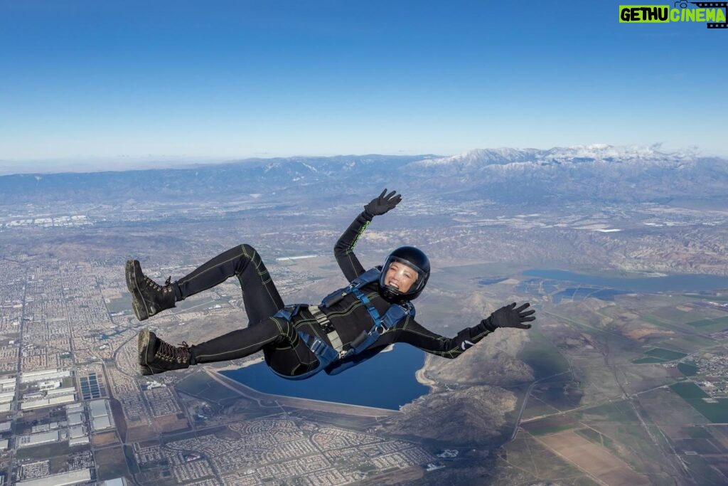 Pom Klementieff Instagram - 📷 @craigobrienphotography 🪂💕 back flying ✨ jump 135