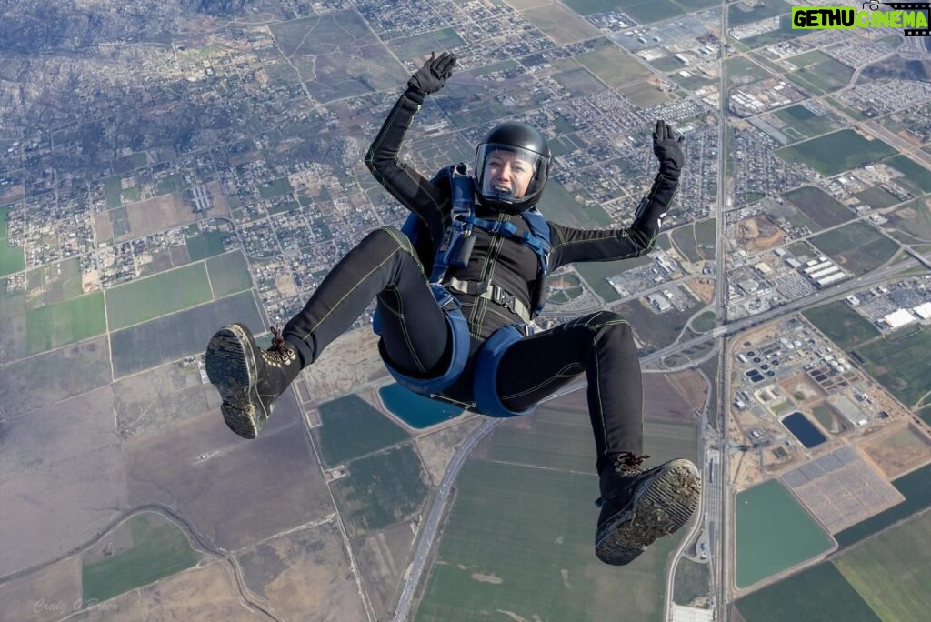 Pom Klementieff Instagram - 📷 @craigobrienphotography 🪂💕 back flying ✨ jump 135