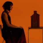 Pomme Instagram - comme dehors c’est l’automne, on a décidé de sortir la partie de « saisons, le film » qui lui fait honneur, maintenant dispo sur youtube 🦷 @hugopillard @ninarichard1