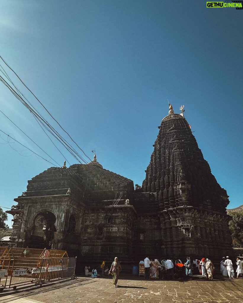 Pooja Gor Instagram - Sought blessings of The Trinity : Shivji, Brahmaji & Vishnuji at Trimbakeshwar Jyotirling Temple. 🛕 🕉️ 🔱 [Shiva, Trimbakeshwar, Brahma, Vishnu, Mahesh, Jyotirling, Nashik, Mahadev, Om Namah Shivay]