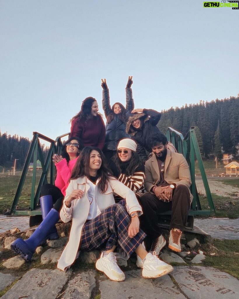 Pooja Gor Instagram - 💃🏻😁❄️🏔️🌳❤️