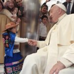 Pope Francis Instagram - EN: The three theological virtues are great gifts of God. Without them, we might be prudent, just, strong, and temperate, but we would not have a heart that loves even when it is not loved, nor would we have hope that dares against all hope. #GeneralAudience PT: As três virtudes teologais são grandes dons de Deus. Sem elas poderíamos ser prudentes, justos, fortes e temperantes, mas não teríamos um coração que ama mesmo quando não é amado, não teríamos uma esperança que ousa contra toda esperança. #AudiênciaGeral ES: Las tres virtudes teologales son grandes dones de Dios. Sin ellas, podríamos ser prudentes, justos, fuertes y templados, pero no tendríamos un corazón que ama incluso cuando no es amado, no tendríamos una esperanza que osa contra toda esperanza. #AudienciaGeneral IT: Le tre virtù teologali sono grandi doni di Dio. Senza di esse noi potremmo essere prudenti, giusti, forti e temperanti, ma non avremmo un cuore che ama anche quando non è amato, non avremmo una speranza che osa contro ogni speranza. #UdienzaGenerale FR: Les trois vertus théologales sont de grands dons de Dieu. Sans elles, nous pourrions être prudents, justes, forts et tempérants, mais nous n’aurions pas un cœur qui aime même quand il n’est pas aimé, ni une espérance qui ose contre toute espérance. #AudienceGenerale DE : Die drei theologischen Tugenden sind bedeutende Gottesgaben. Ohne sie könnten wir klug, gerecht, stark und maßvoll sein, aber wir hätten kein Herz, das liebt, auch wenn es nicht geliebt wird, und keine Hoffnung, die gegen alle Hoffnung Wagnisse eingeht. #Generalaudienz PL: Trzy cnoty teologalne są wielkimi darami od Boga. Bez nich moglibyśmy być roztropni, sprawiedliwi, mężni i umiarkowani, ale nie mielibyśmy serca, które miłuje nawet wtedy, gdy nie jest miłowane, nie mielibyśmy nadziei wbrew wszelkiej nadziei. #AudiencjaOgólna