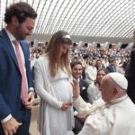 Pope Francis Instagram - EN: The three theological virtues are great gifts of God. Without them, we might be prudent, just, strong, and temperate, but we would not have a heart that loves even when it is not loved, nor would we have hope that dares against all hope. #GeneralAudience PT: As três virtudes teologais são grandes dons de Deus. Sem elas poderíamos ser prudentes, justos, fortes e temperantes, mas não teríamos um coração que ama mesmo quando não é amado, não teríamos uma esperança que ousa contra toda esperança. #AudiênciaGeral ES: Las tres virtudes teologales son grandes dones de Dios. Sin ellas, podríamos ser prudentes, justos, fuertes y templados, pero no tendríamos un corazón que ama incluso cuando no es amado, no tendríamos una esperanza que osa contra toda esperanza. #AudienciaGeneral IT: Le tre virtù teologali sono grandi doni di Dio. Senza di esse noi potremmo essere prudenti, giusti, forti e temperanti, ma non avremmo un cuore che ama anche quando non è amato, non avremmo una speranza che osa contro ogni speranza. #UdienzaGenerale FR: Les trois vertus théologales sont de grands dons de Dieu. Sans elles, nous pourrions être prudents, justes, forts et tempérants, mais nous n’aurions pas un cœur qui aime même quand il n’est pas aimé, ni une espérance qui ose contre toute espérance. #AudienceGenerale DE : Die drei theologischen Tugenden sind bedeutende Gottesgaben. Ohne sie könnten wir klug, gerecht, stark und maßvoll sein, aber wir hätten kein Herz, das liebt, auch wenn es nicht geliebt wird, und keine Hoffnung, die gegen alle Hoffnung Wagnisse eingeht. #Generalaudienz PL: Trzy cnoty teologalne są wielkimi darami od Boga. Bez nich moglibyśmy być roztropni, sprawiedliwi, mężni i umiarkowani, ale nie mielibyśmy serca, które miłuje nawet wtedy, gdy nie jest miłowane, nie mielibyśmy nadziei wbrew wszelkiej nadziei. #AudiencjaOgólna