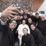 Pope Francis Instagram - EN: The three theological virtues are great gifts of God. Without them, we might be prudent, just, strong, and temperate, but we would not have a heart that loves even when it is not loved, nor would we have hope that dares against all hope. #GeneralAudience PT: As três virtudes teologais são grandes dons de Deus. Sem elas poderíamos ser prudentes, justos, fortes e temperantes, mas não teríamos um coração que ama mesmo quando não é amado, não teríamos uma esperança que ousa contra toda esperança. #AudiênciaGeral ES: Las tres virtudes teologales son grandes dones de Dios. Sin ellas, podríamos ser prudentes, justos, fuertes y templados, pero no tendríamos un corazón que ama incluso cuando no es amado, no tendríamos una esperanza que osa contra toda esperanza. #AudienciaGeneral IT: Le tre virtù teologali sono grandi doni di Dio. Senza di esse noi potremmo essere prudenti, giusti, forti e temperanti, ma non avremmo un cuore che ama anche quando non è amato, non avremmo una speranza che osa contro ogni speranza. #UdienzaGenerale FR: Les trois vertus théologales sont de grands dons de Dieu. Sans elles, nous pourrions être prudents, justes, forts et tempérants, mais nous n’aurions pas un cœur qui aime même quand il n’est pas aimé, ni une espérance qui ose contre toute espérance. #AudienceGenerale DE : Die drei theologischen Tugenden sind bedeutende Gottesgaben. Ohne sie könnten wir klug, gerecht, stark und maßvoll sein, aber wir hätten kein Herz, das liebt, auch wenn es nicht geliebt wird, und keine Hoffnung, die gegen alle Hoffnung Wagnisse eingeht. #Generalaudienz PL: Trzy cnoty teologalne są wielkimi darami od Boga. Bez nich moglibyśmy być roztropni, sprawiedliwi, mężni i umiarkowani, ale nie mielibyśmy serca, które miłuje nawet wtedy, gdy nie jest miłowane, nie mielibyśmy nadziei wbrew wszelkiej nadziei. #AudiencjaOgólna
