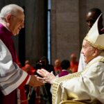 Pope Francis Instagram - EN: Let us even now be drawn by hope! Through our witness, may hope spread to all those who anxiously desire it. May our lives say to them: “Hope in the Lord! Hold firm, take heart, and hope in the Lord!” (Ps 27:14). #Jubilee2025 ES: Dejémonos atraer desde ahora por la esperanza y permitamos que a través de nosotros sea contagiosa para cuantos la desean. Que nuestra vida pueda decirles: «Espera en el Señor y sé fuerte; ten valor y espera en el Señor» (Sal 27,14). #Jubileo2025 PT: Deixemo-nos, desde já, atrair pela esperança, consentindo-lhe que, por nosso intermédio, se torne contagiosa para quantos a desejam. Possa a nossa vida dizer-lhes: “Confia no Senhor! Sê forte e corajoso, e confia no Senhor” (Sal 27, 14). #Jubileu2025 IT: Lasciamoci fin d’ora attrarre dalla speranza e permettiamo che attraverso di noi diventi contagiosa per quanti la desiderano. Possa la nostra vita dire loro: «Spera nel Signore, sii forte, si rinsaldi il tuo cuore e spera nel Signore» (Sal 27,14). #Giubileo2025 FR: Laissons-nous attirer par l’espérance dès aujourd’hui. Faisons en sorte qu’elle devienne contagieuse à travers nous, pour ceux qui la désirent. Puisse notre vie leur dire : « Espère en l’Éternel, sois fort et prends courage ; espère en l’Éternel» (Ps 27, 14). #Jubilé2025DE: Lassen wir uns fortan von der Hoffnung anziehen und lassen wir zu, dass sie durch uns auf jene überspringt, die sich nach ihr sehnen. Möge unser Leben ihnen sagen: »Hoffe auf den Herrn, sei stark und fest sei dein Herz! Und hoffe auf den Herrn!« (Ps 27,14). #HeiligesJahr2025 PL: Pozwólmy, by od teraz pociągnęła nas nadzieja i pozwólmy, by przez nas stała się zaraźliwa dla tych, którzy jej pragną. Niech nasze życie mówi im: „Ufaj Panu, bądź mężny, niech się twe serce umocni, ufaj Panu!” (Ps 27, 14). #Jubileusz2025