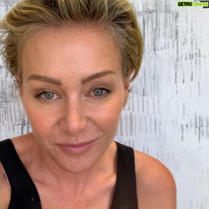 Portia de Rossi Instagram - It’s #WorldGorillaDay! Please go to @theellenfund to learn how you can help support this critically endangered species.