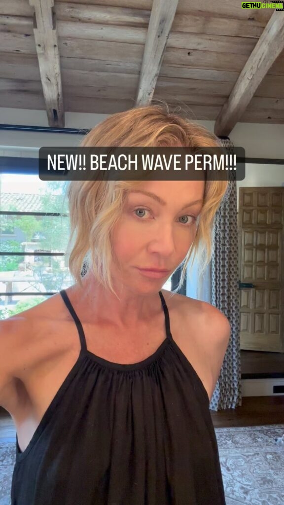 Portia de Rossi Instagram - I was so sick of frying my hair with hot tools and I started looking into perms! After extensive research I found @curlcult Janine Jarman who worked with chemists from around the globe to develop her patent pending formula. The Beach Wave Perm is healthier for your hair, vegan, and best of all effortless! No more hot tools!! PS…I’m not paid to do this! I just really want to show all the folks who thought I was crazy for wanting a perm! You know who you are…😘😘😘