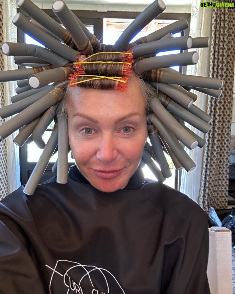 Portia de Rossi Instagram - THIS IS A PERM, PEOPLE!! I am so impressed with Janine Jarman @curlcult @janinejarman curlcult.com that I had to post the ugliest pic of myself getting a perm just to prove to you what a genius this woman is! @curlcult has created a patent pending formula which makes beach waves a reality. It’s vegan, my hair feels healthy, and no more hot tools. I love it. I air dry my hair and I always have loose waves no matter how humid it is outside. Btw—I am not getting paid for this. I just had to let everyone know that I’m bringing the perm back 😜😃