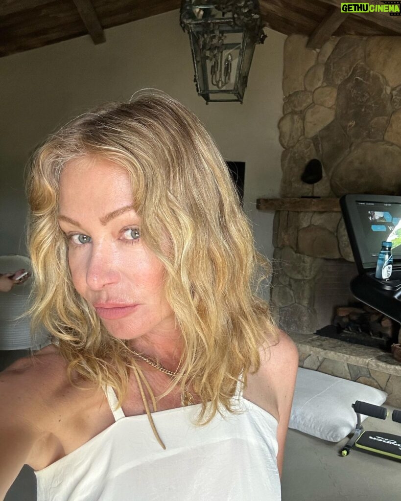 Portia de Rossi Instagram - THIS IS A PERM, PEOPLE!! I am so impressed with Janine Jarman @curlcult @janinejarman curlcult.com that I had to post the ugliest pic of myself getting a perm just to prove to you what a genius this woman is! @curlcult has created a patent pending formula which makes beach waves a reality. It’s vegan, my hair feels healthy, and no more hot tools. I love it. I air dry my hair and I always have loose waves no matter how humid it is outside. Btw—I am not getting paid for this. I just had to let everyone know that I’m bringing the perm back 😜😃